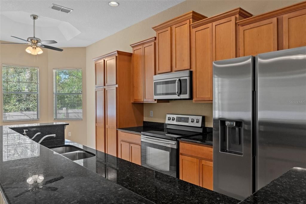 Active With Contract: $290,000 (3 beds, 2 baths, 2070 Square Feet)