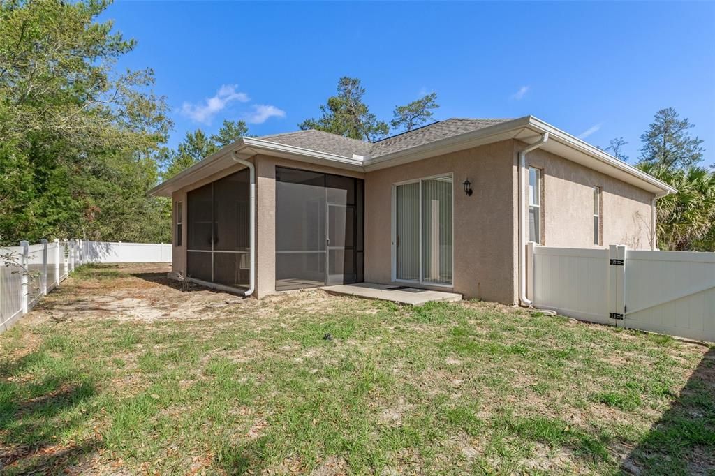 Active With Contract: $290,000 (3 beds, 2 baths, 2070 Square Feet)