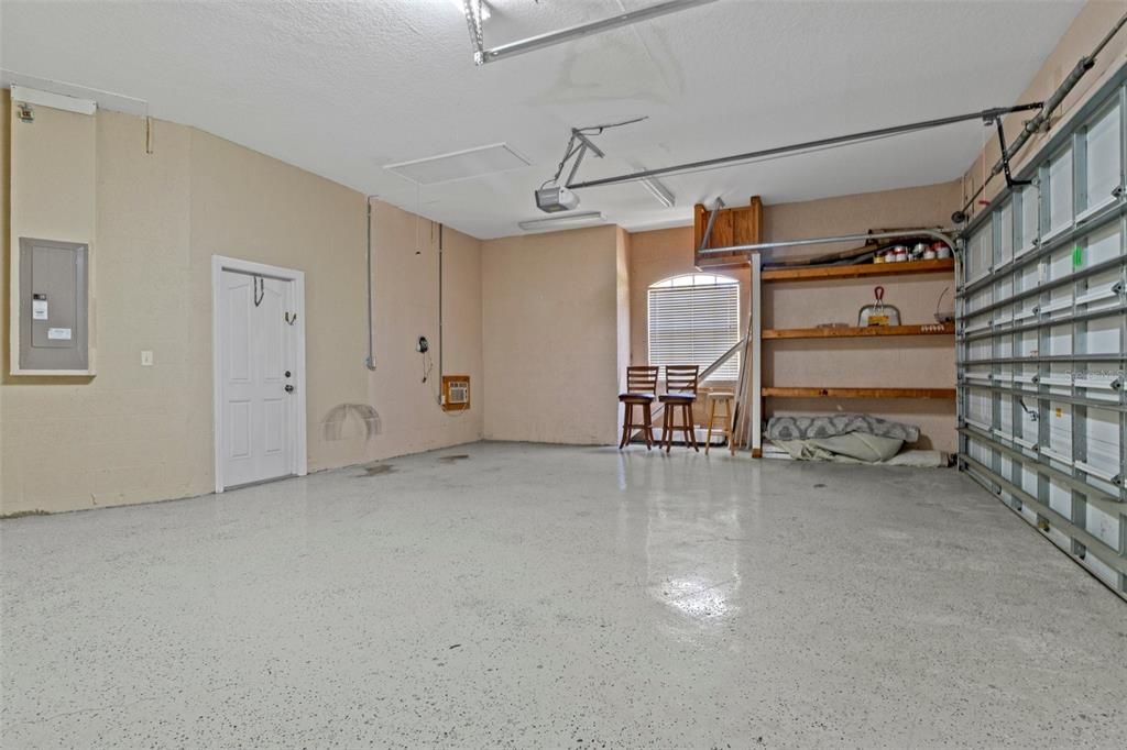 Active With Contract: $290,000 (3 beds, 2 baths, 2070 Square Feet)