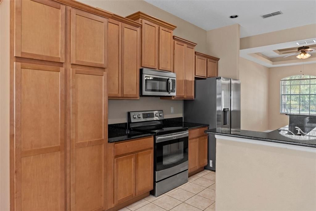 Active With Contract: $290,000 (3 beds, 2 baths, 2070 Square Feet)