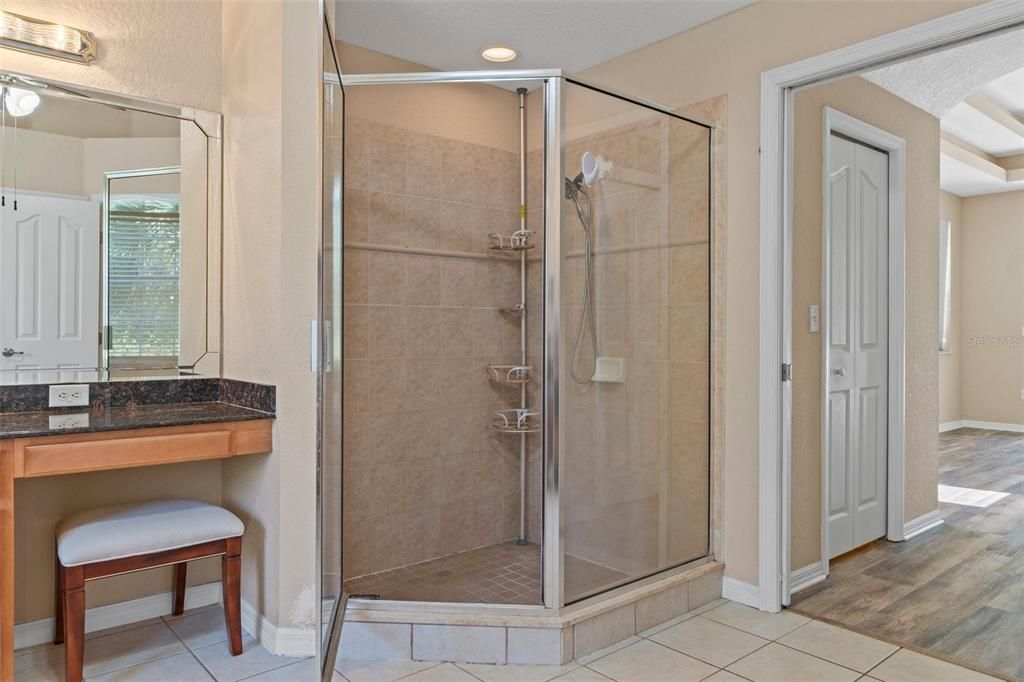 Active With Contract: $290,000 (3 beds, 2 baths, 2070 Square Feet)