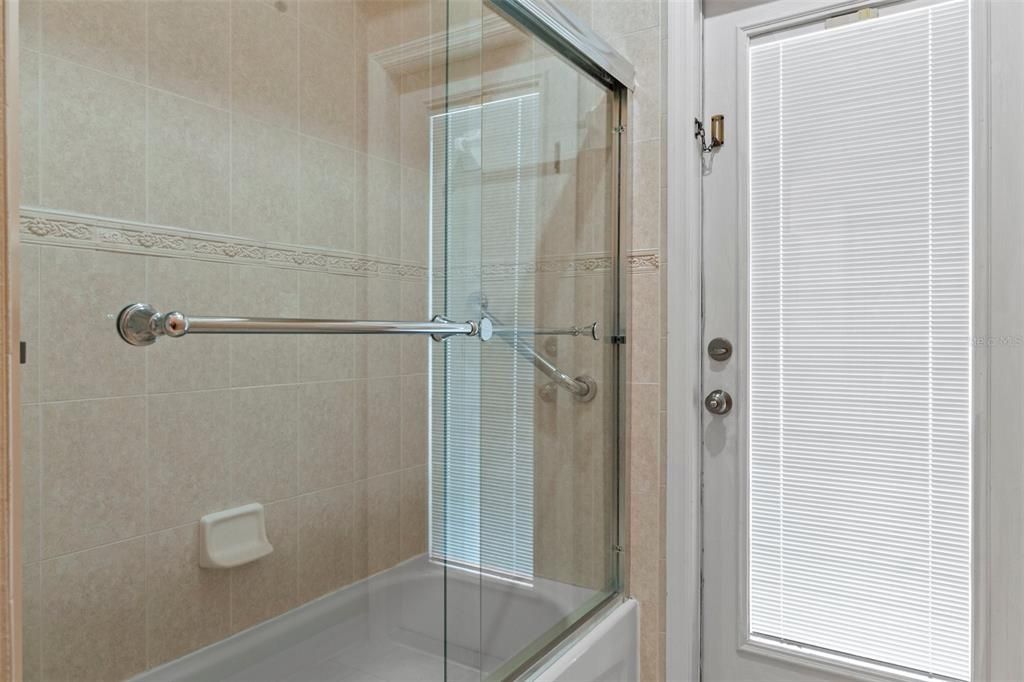 Active With Contract: $290,000 (3 beds, 2 baths, 2070 Square Feet)