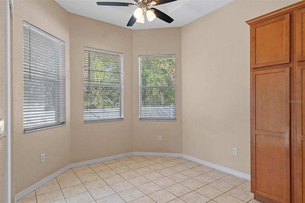 Active With Contract: $290,000 (3 beds, 2 baths, 2070 Square Feet)