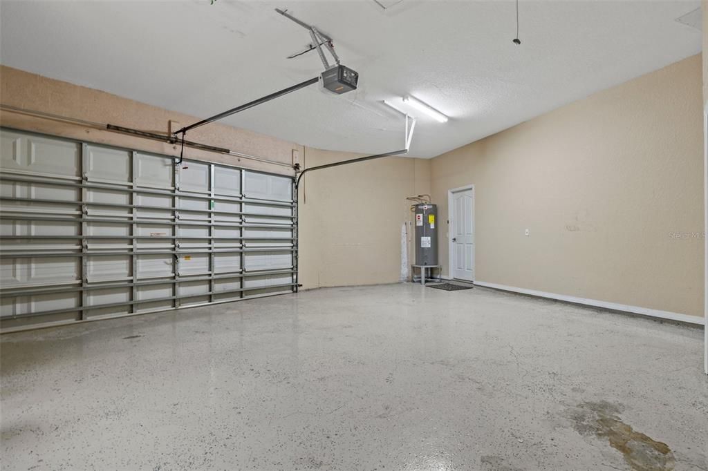 Active With Contract: $290,000 (3 beds, 2 baths, 2070 Square Feet)