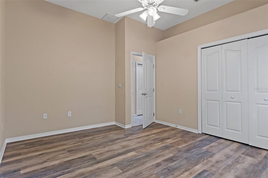 Active With Contract: $290,000 (3 beds, 2 baths, 2070 Square Feet)