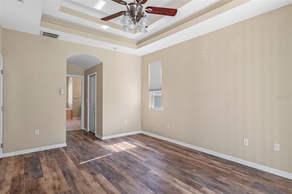 Active With Contract: $290,000 (3 beds, 2 baths, 2070 Square Feet)