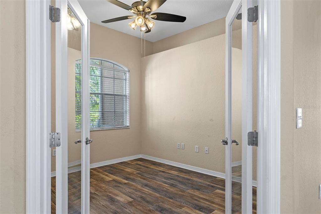 Active With Contract: $290,000 (3 beds, 2 baths, 2070 Square Feet)