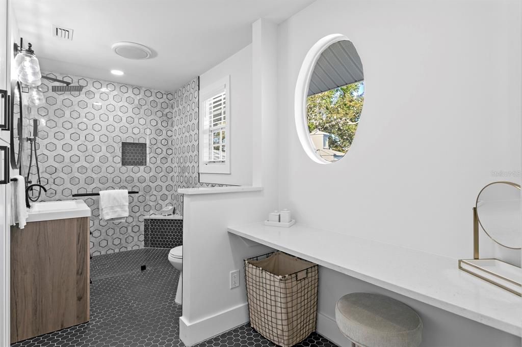 На продажу: $6,603,000 (6 спален, 5 ванн, 9978 Квадратных фут)