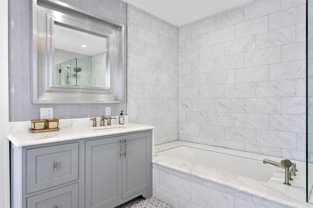 На продажу: $6,603,000 (6 спален, 5 ванн, 9978 Квадратных фут)