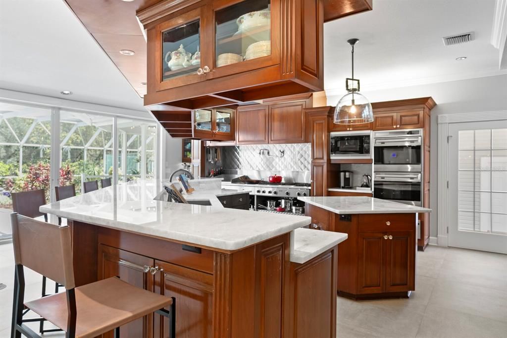 На продажу: $6,603,000 (6 спален, 5 ванн, 9978 Квадратных фут)