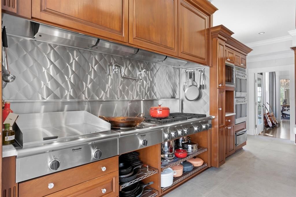 На продажу: $6,603,000 (6 спален, 5 ванн, 9978 Квадратных фут)