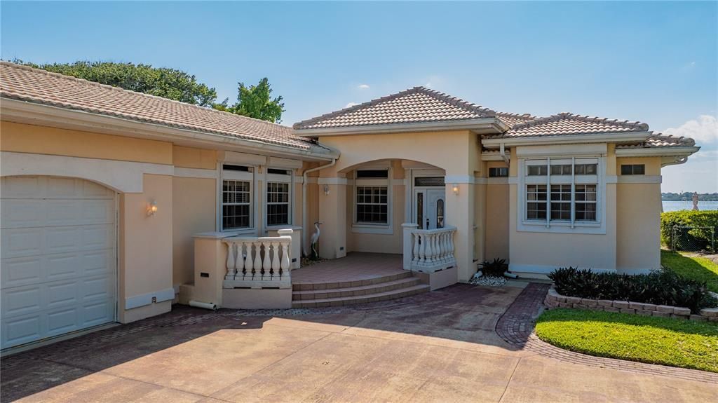 Недавно продано: $1,250,000 (3 спален, 3 ванн, 3367 Квадратных фут)