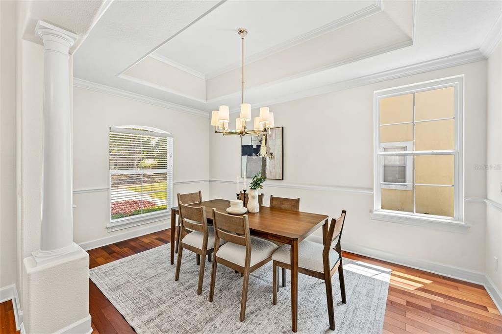 合同活跃: $1,130,000 (4 贝兹, 3 浴室, 2388 平方英尺)