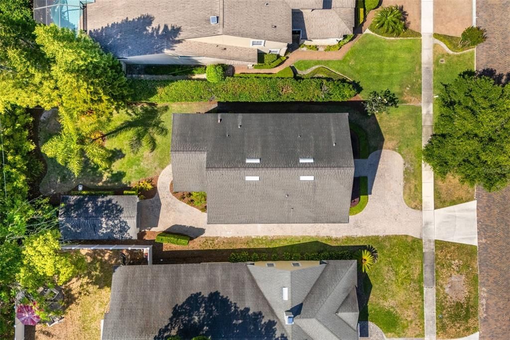 合同活跃: $1,130,000 (4 贝兹, 3 浴室, 2388 平方英尺)