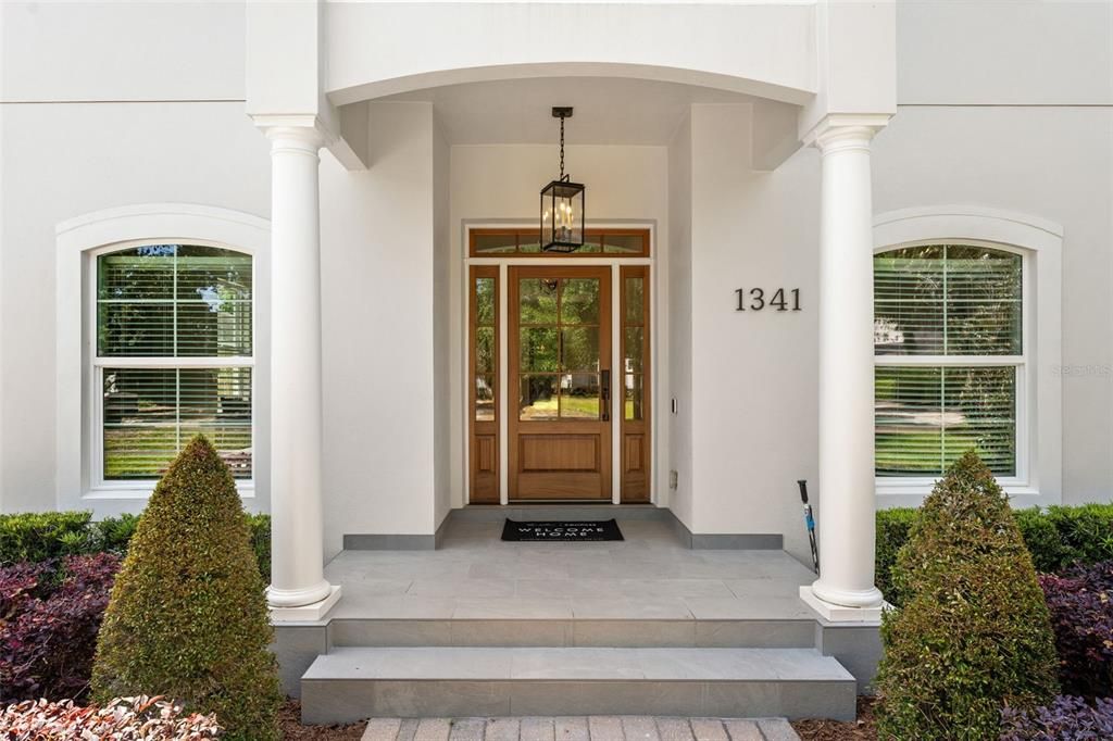 合同活跃: $1,130,000 (4 贝兹, 3 浴室, 2388 平方英尺)