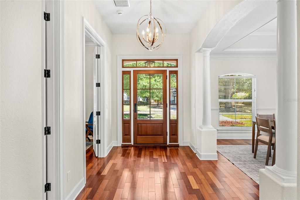 合同活跃: $1,130,000 (4 贝兹, 3 浴室, 2388 平方英尺)