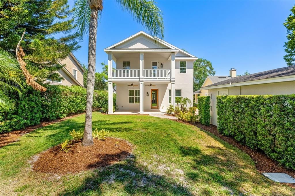 合同活跃: $1,130,000 (4 贝兹, 3 浴室, 2388 平方英尺)