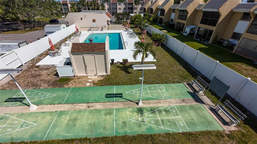 合同活跃: $99,900 (1 贝兹, 1 浴室, 703 平方英尺)