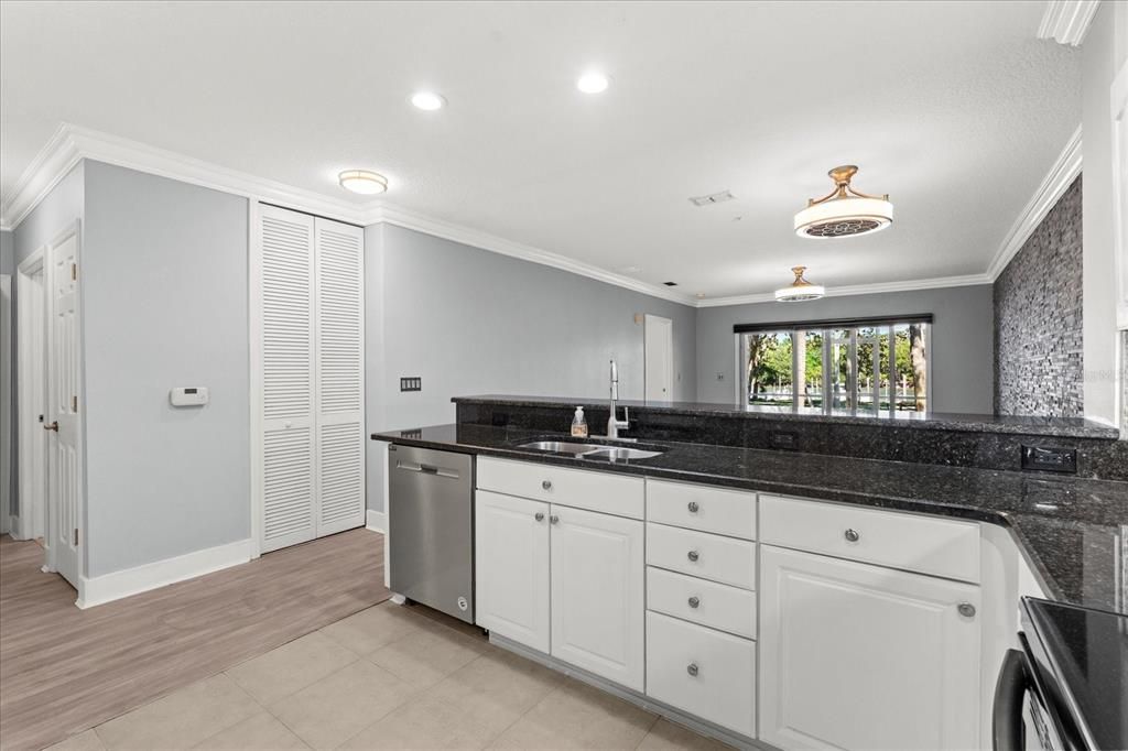 En Venta: $399,000 (3 camas, 2 baños, 1377 Pies cuadrados)