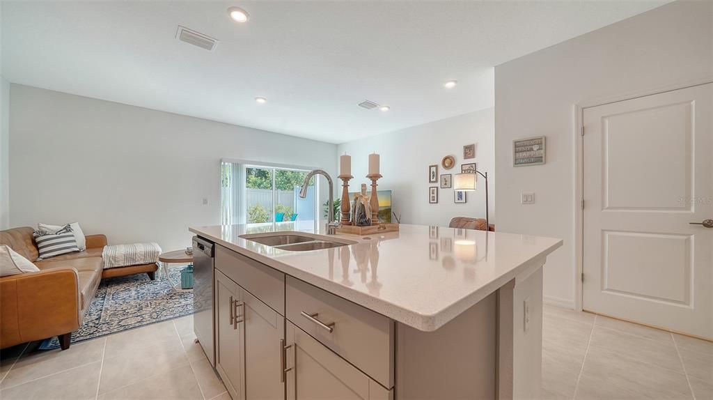 For Rent: $2,400 (3 beds, 2 baths, 1417 Square Feet)