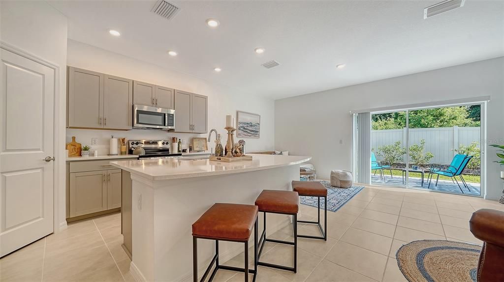 For Rent: $2,400 (3 beds, 2 baths, 1417 Square Feet)