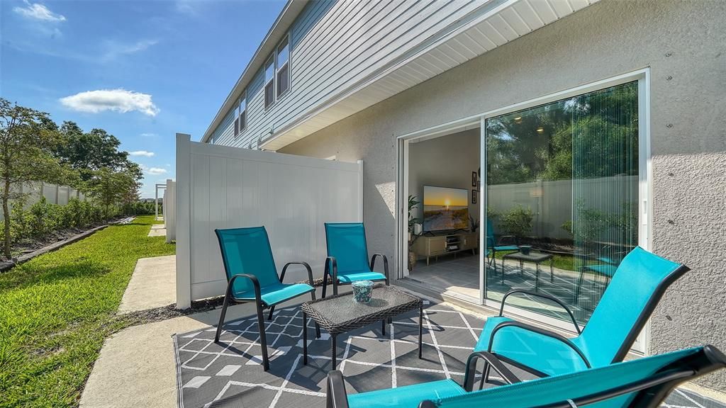 For Rent: $2,400 (3 beds, 2 baths, 1417 Square Feet)