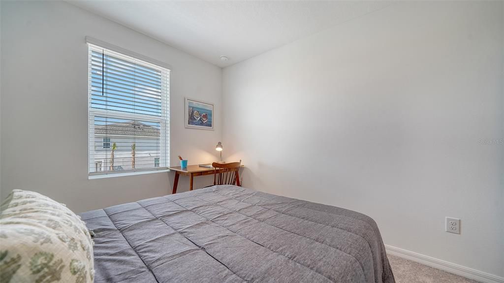 For Rent: $2,400 (3 beds, 2 baths, 1417 Square Feet)