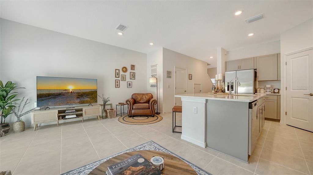 For Rent: $2,400 (3 beds, 2 baths, 1417 Square Feet)