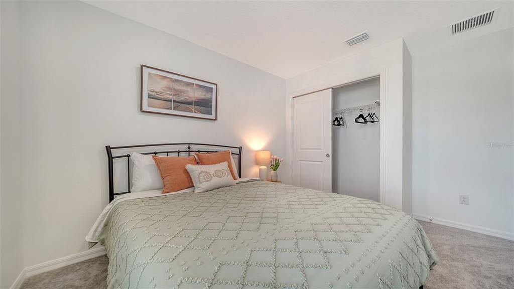 For Rent: $2,400 (3 beds, 2 baths, 1417 Square Feet)