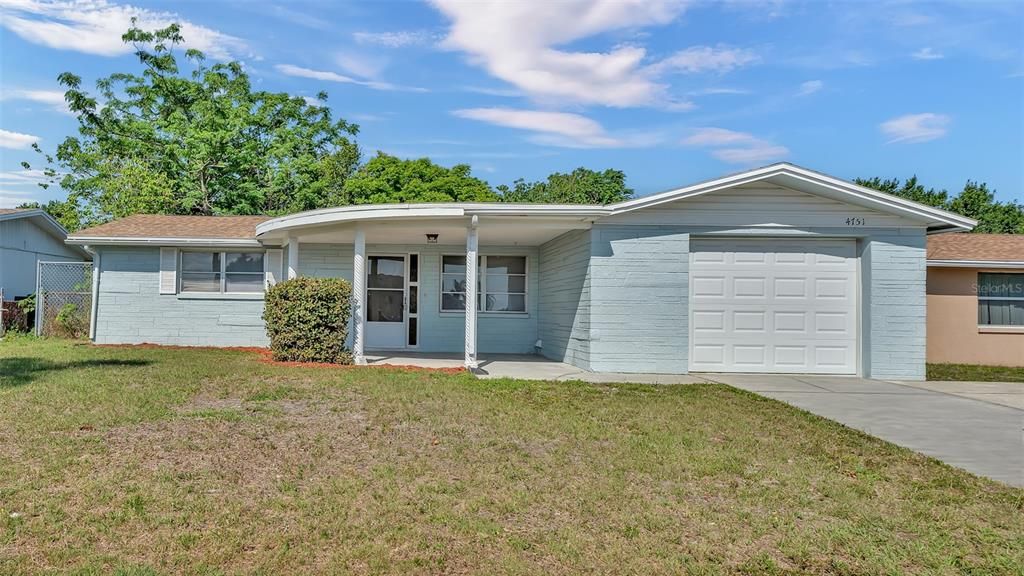 Recently Rented: $1,700 (3 beds, 2 baths, 1524 Square Feet)