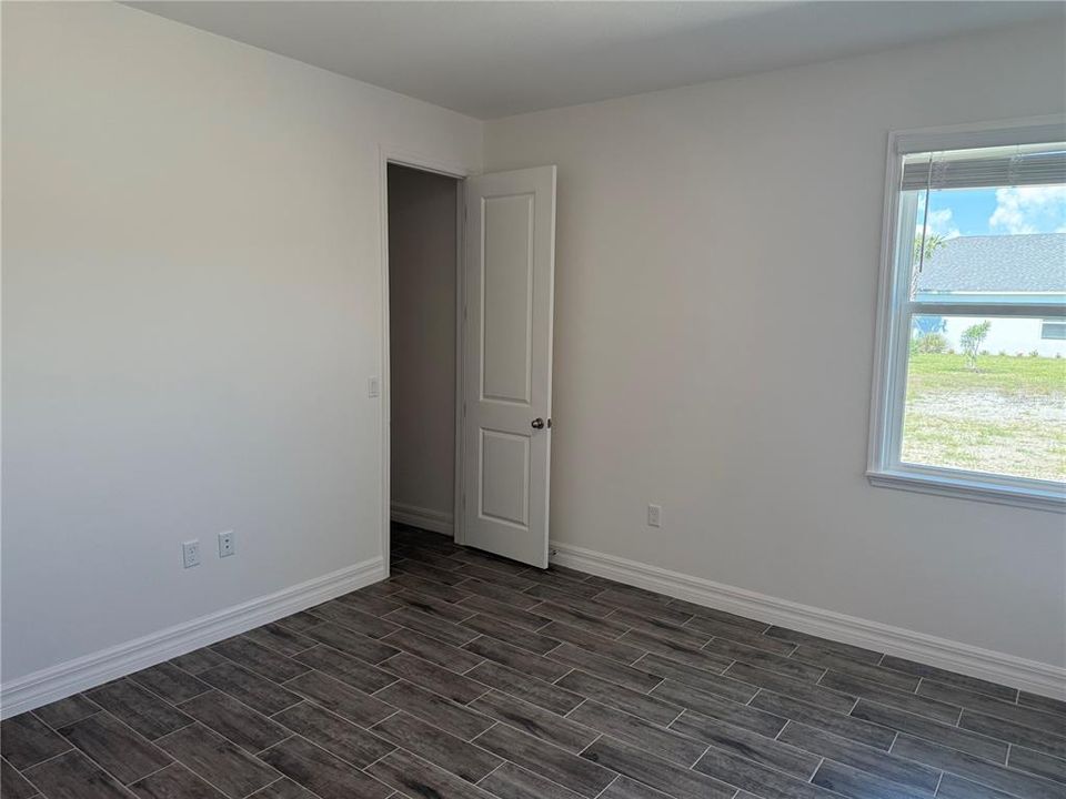 Под контрактом: $499,990 (4 спален, 3 ванн, 2677 Квадратных фут)