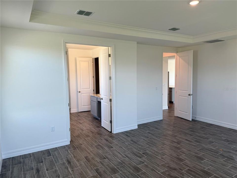 Под контрактом: $499,990 (4 спален, 3 ванн, 2677 Квадратных фут)