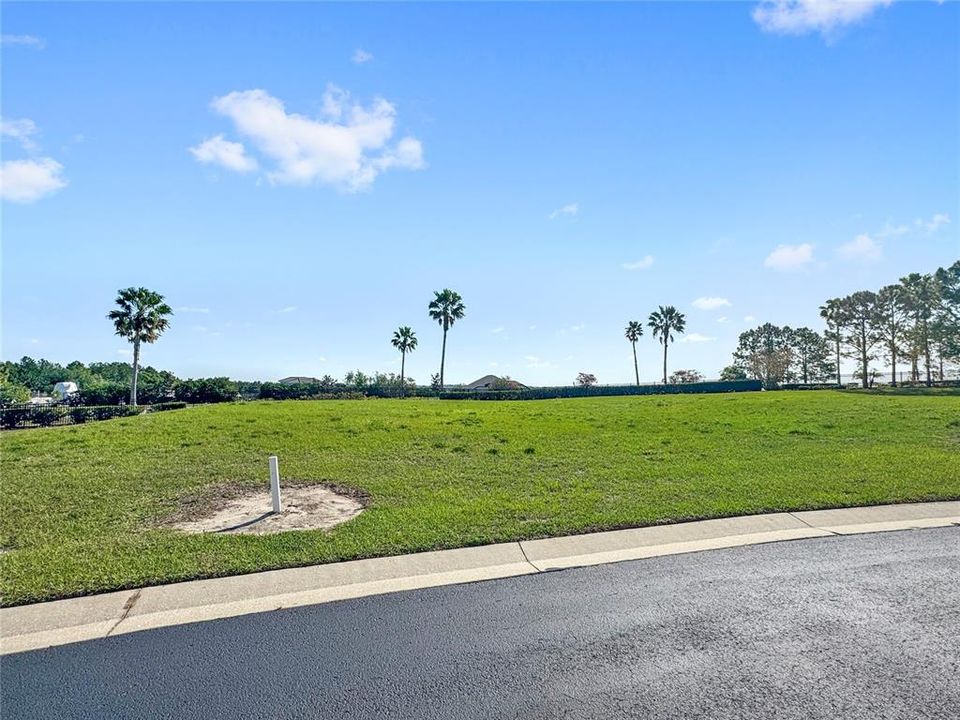 合同活跃: $59,700 (0.25 acres)