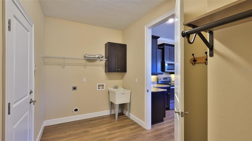 待售: $419,900 (2 贝兹, 2 浴室, 1771 平方英尺)