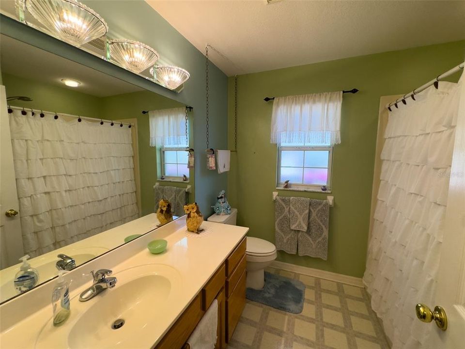 En Venta: $364,500 (3 camas, 2 baños, 2126 Pies cuadrados)