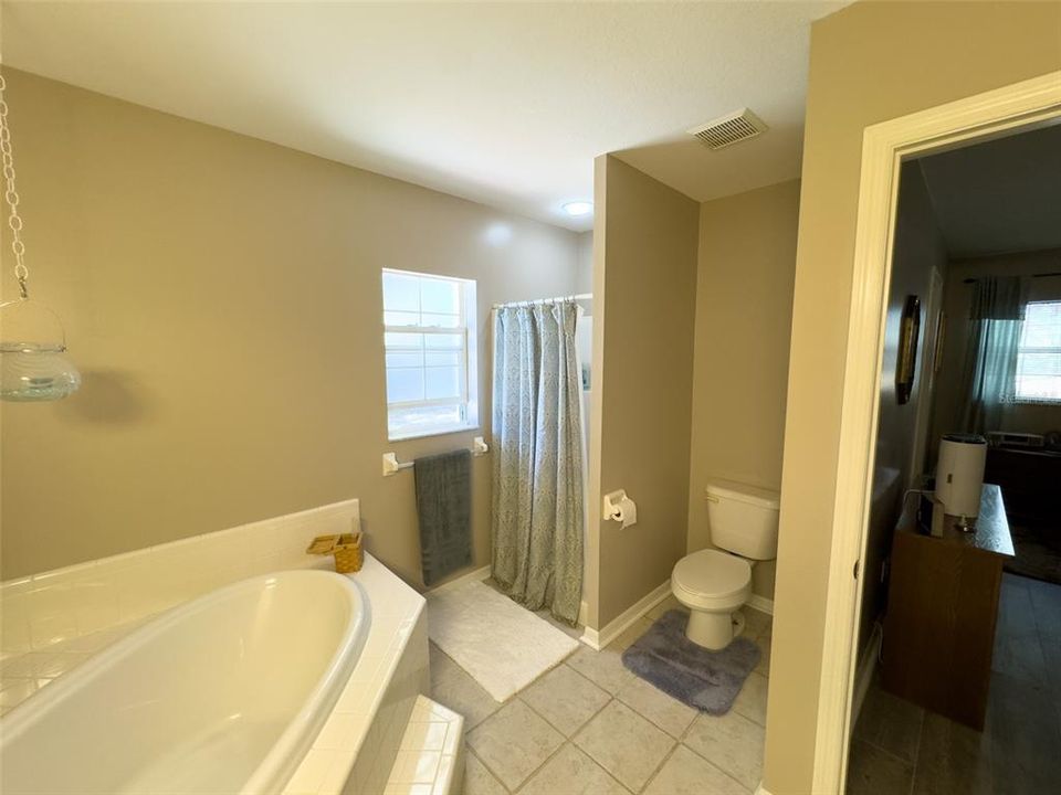 En Venta: $364,500 (3 camas, 2 baños, 2126 Pies cuadrados)