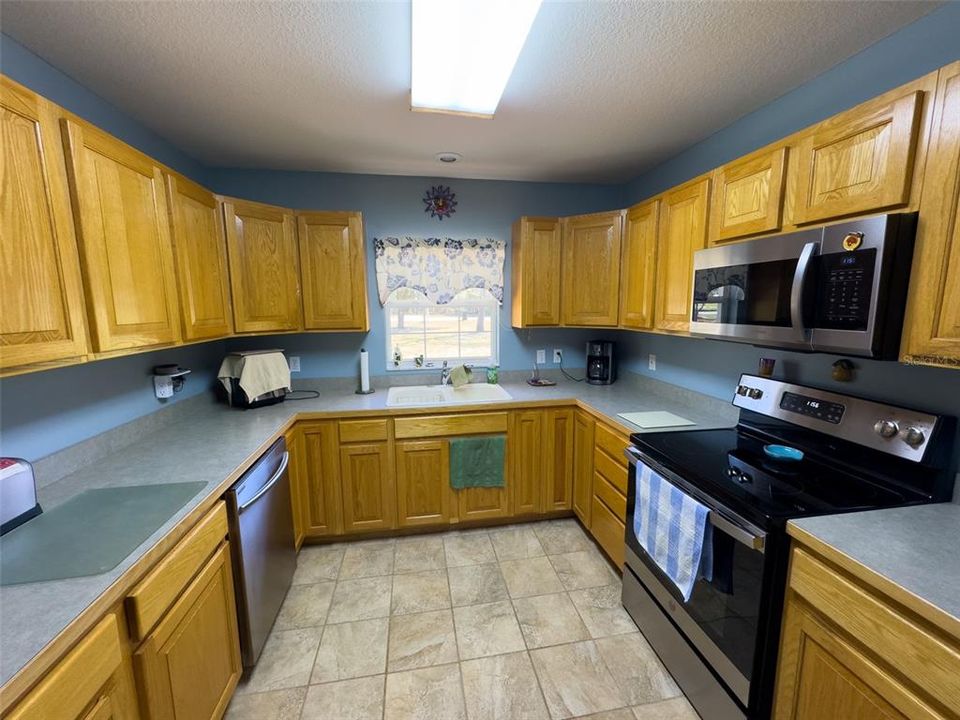 En Venta: $364,500 (3 camas, 2 baños, 2126 Pies cuadrados)