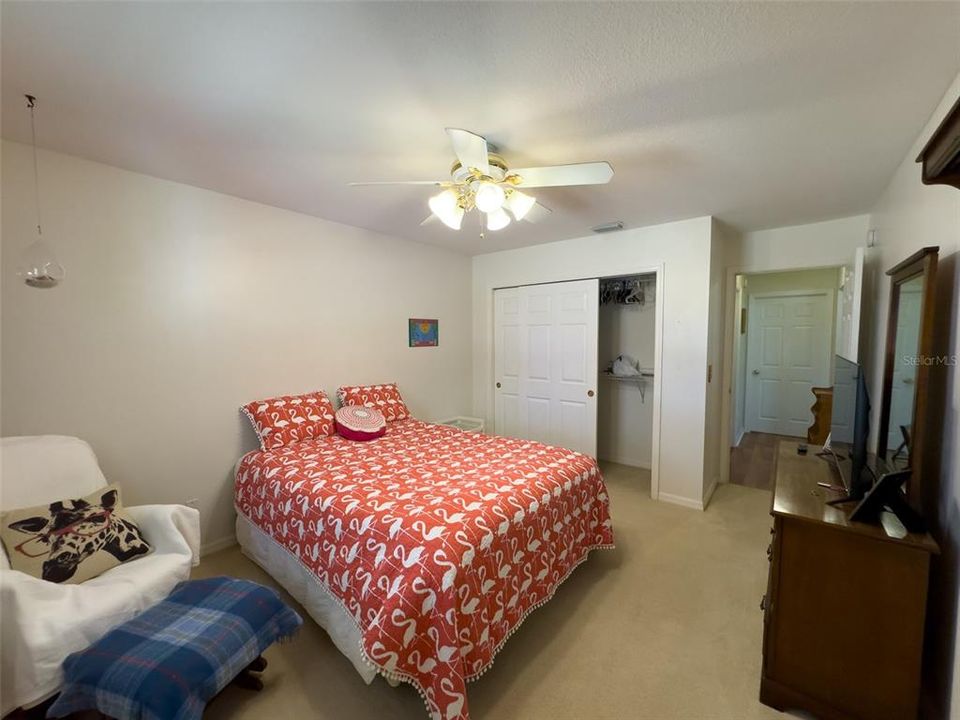 En Venta: $364,500 (3 camas, 2 baños, 2126 Pies cuadrados)