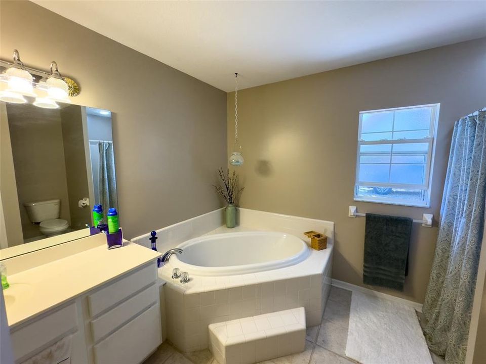 En Venta: $364,500 (3 camas, 2 baños, 2126 Pies cuadrados)