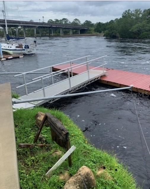 En Venta: $375,000 (0.09 acres)