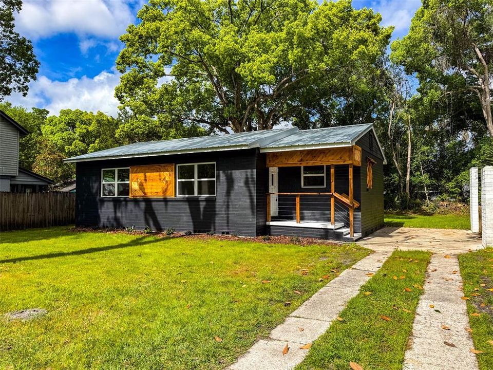 Recently Sold: $174,000 (2 beds, 1 baths, 860 Square Feet)