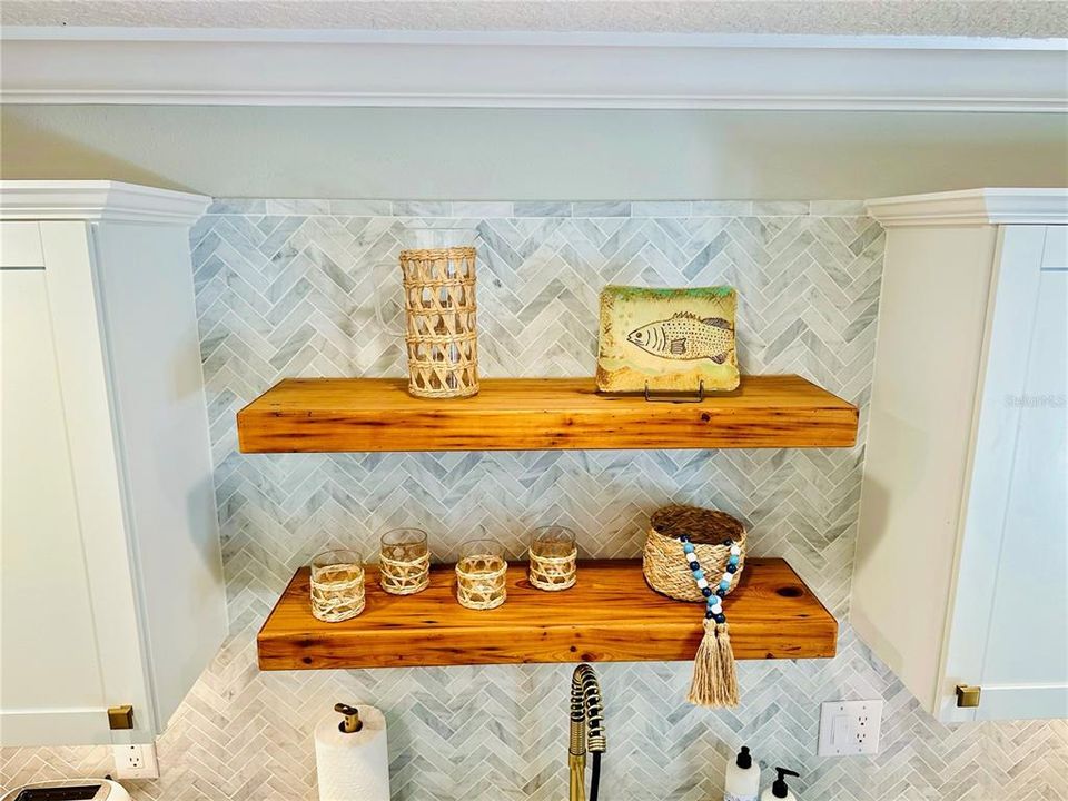 For Sale: $464,900 (3 beds, 2 baths, 1594 Square Feet)