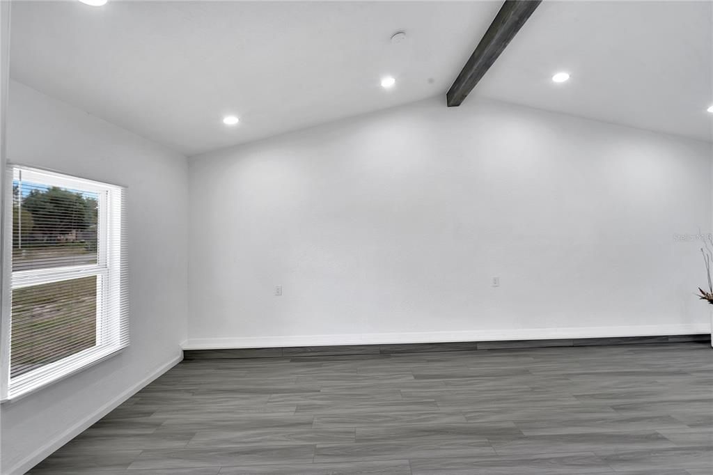 For Sale: $319,999 (3 beds, 2 baths, 1236 Square Feet)