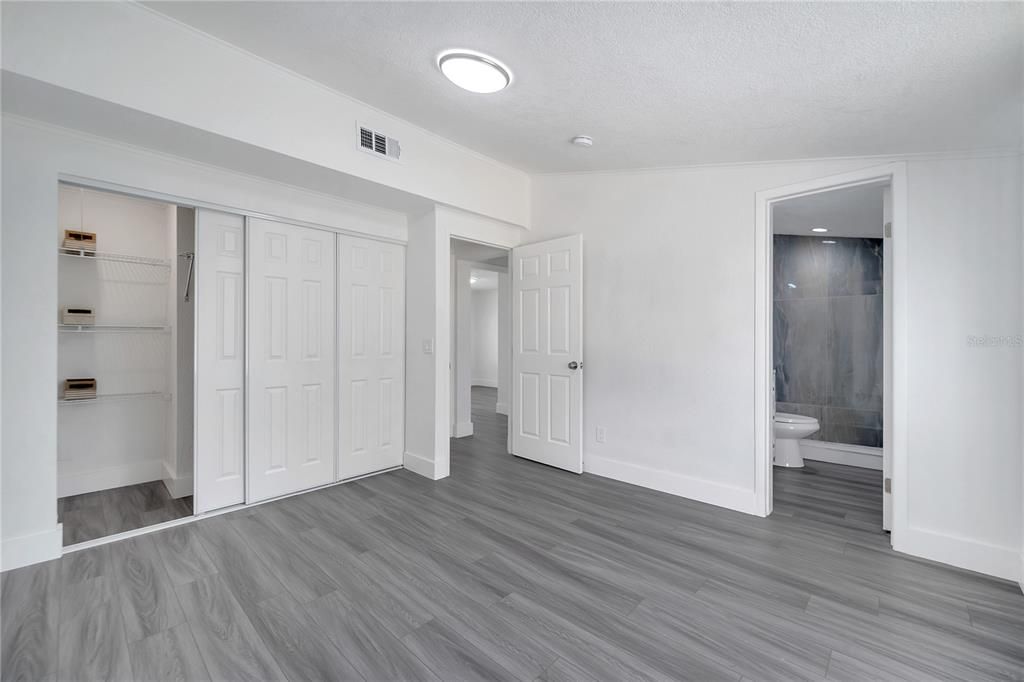 For Sale: $319,999 (3 beds, 2 baths, 1236 Square Feet)