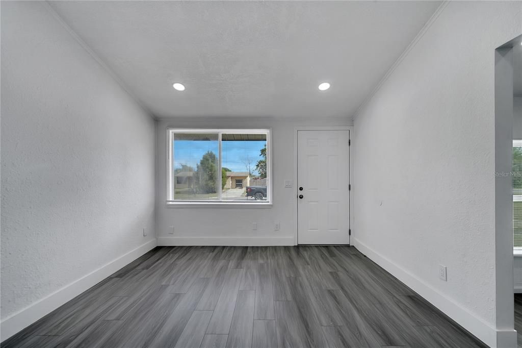 For Sale: $319,999 (3 beds, 2 baths, 1236 Square Feet)