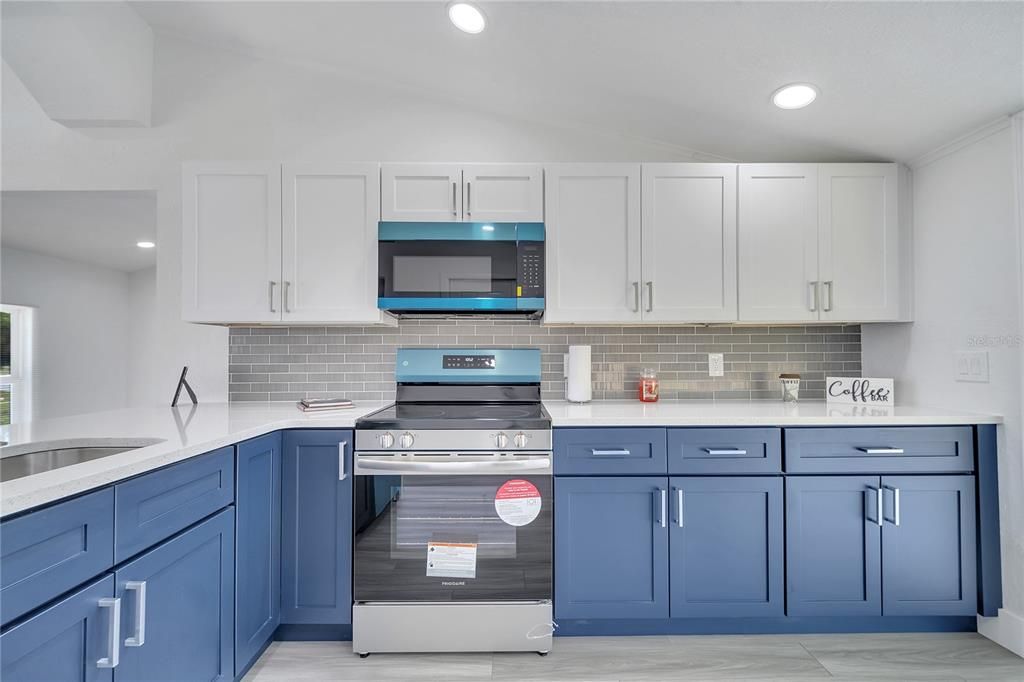 For Sale: $319,999 (3 beds, 2 baths, 1236 Square Feet)