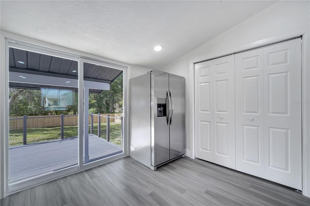 For Sale: $319,999 (3 beds, 2 baths, 1236 Square Feet)