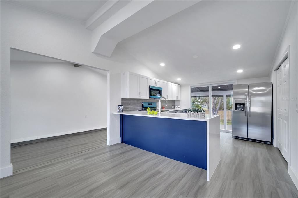 For Sale: $319,999 (3 beds, 2 baths, 1236 Square Feet)