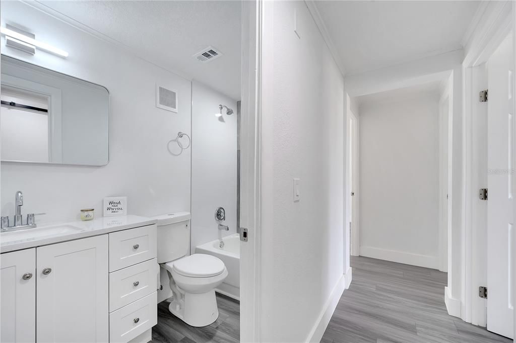 For Sale: $319,999 (3 beds, 2 baths, 1236 Square Feet)