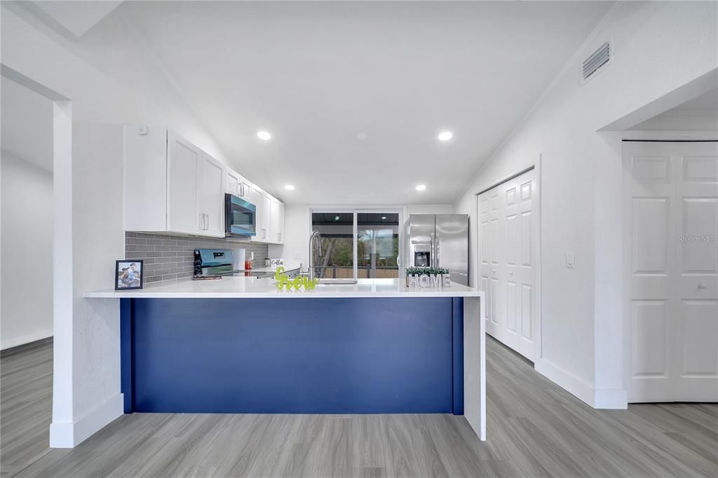 For Sale: $319,999 (3 beds, 2 baths, 1236 Square Feet)